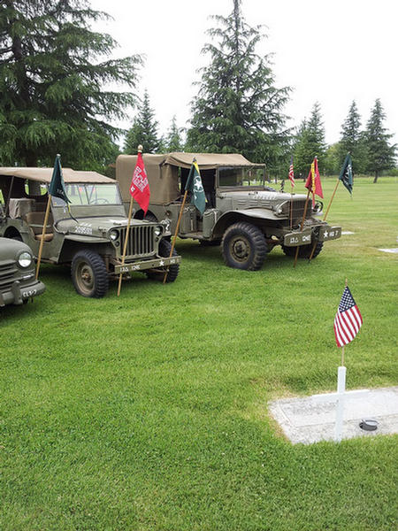 /cpsess7223796652/frontend/jupiter/filemanager/editors/./GoneButNotForgotten/Palmerlee/Gridley Mem Day 2013 (4)
